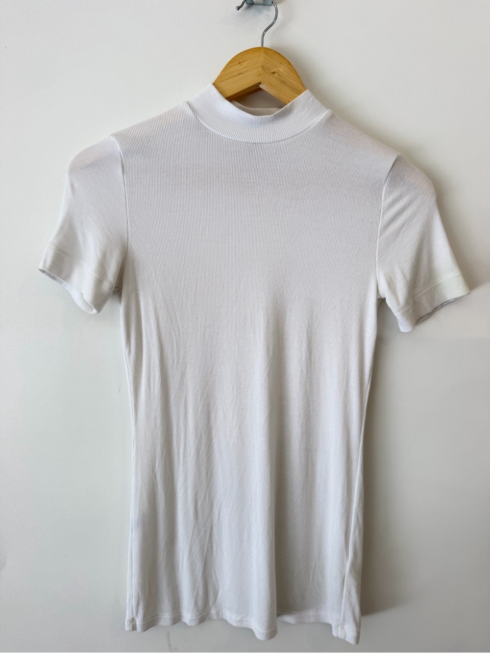 Babaton White Short-Sleeve Mock Neck Tee